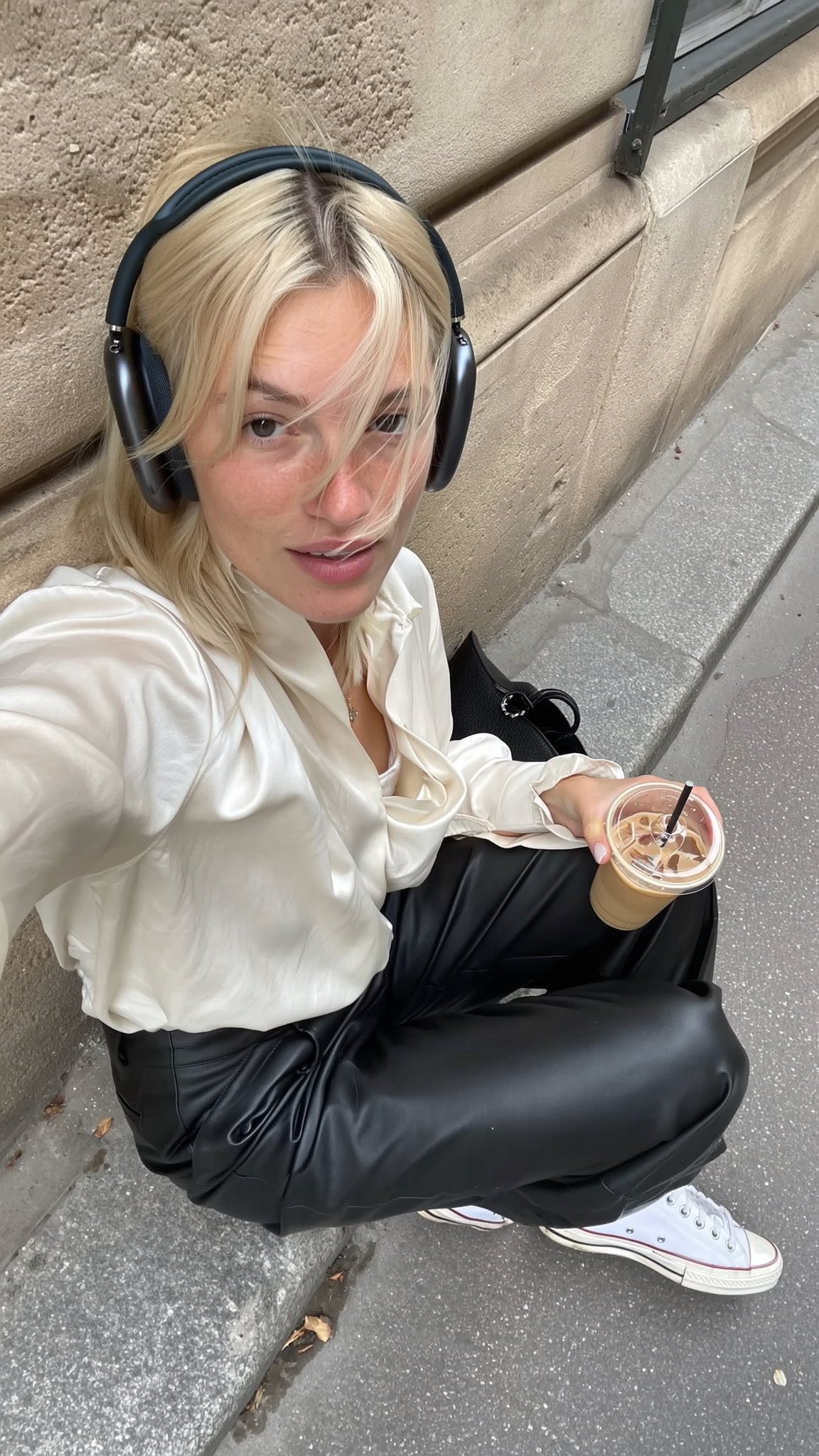 Casual Moderno com Fones